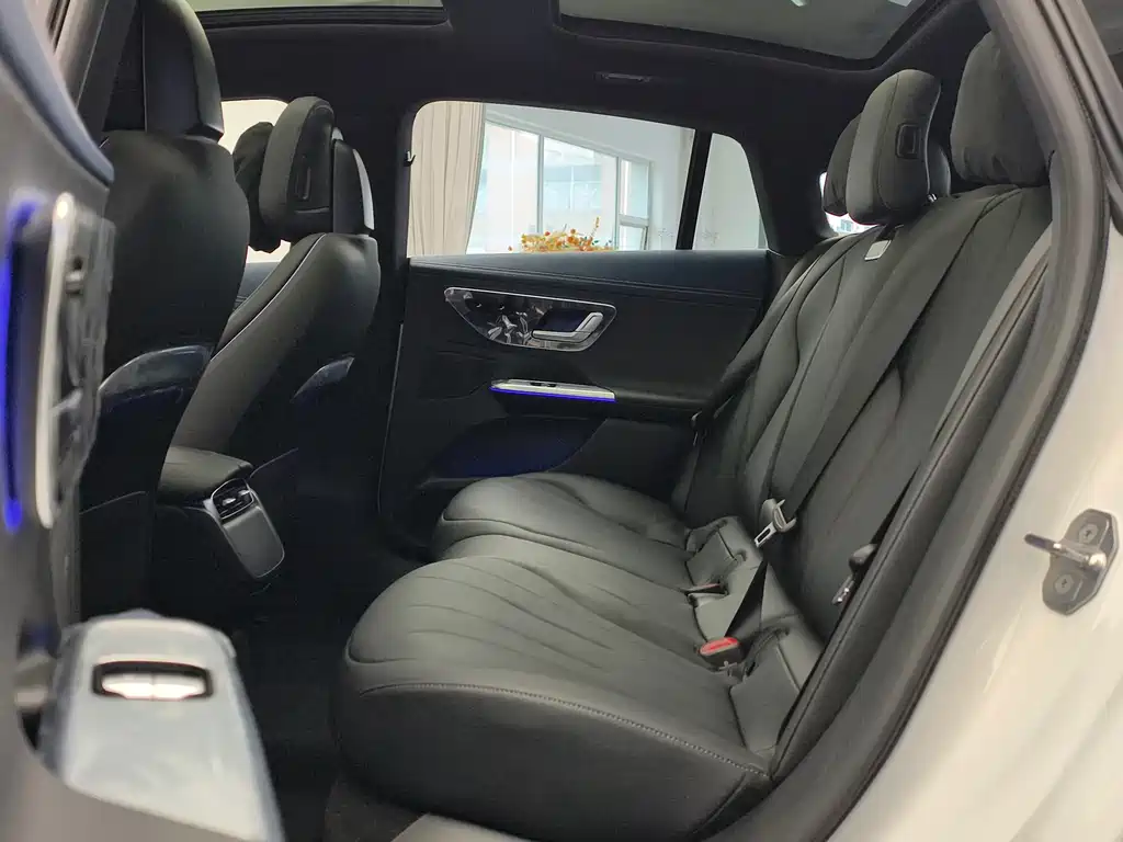 Mercedes-Benz EQE 500 4MATIC Luxury Edition 2025