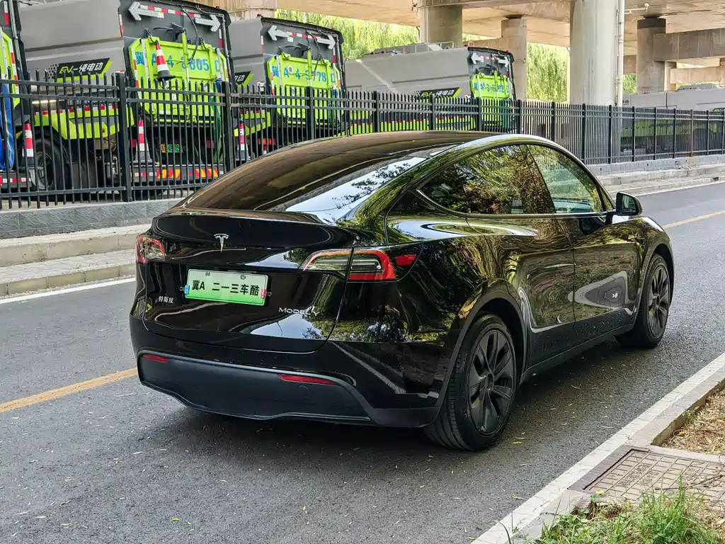 Model Y 2023 Rear-Wheel Drive