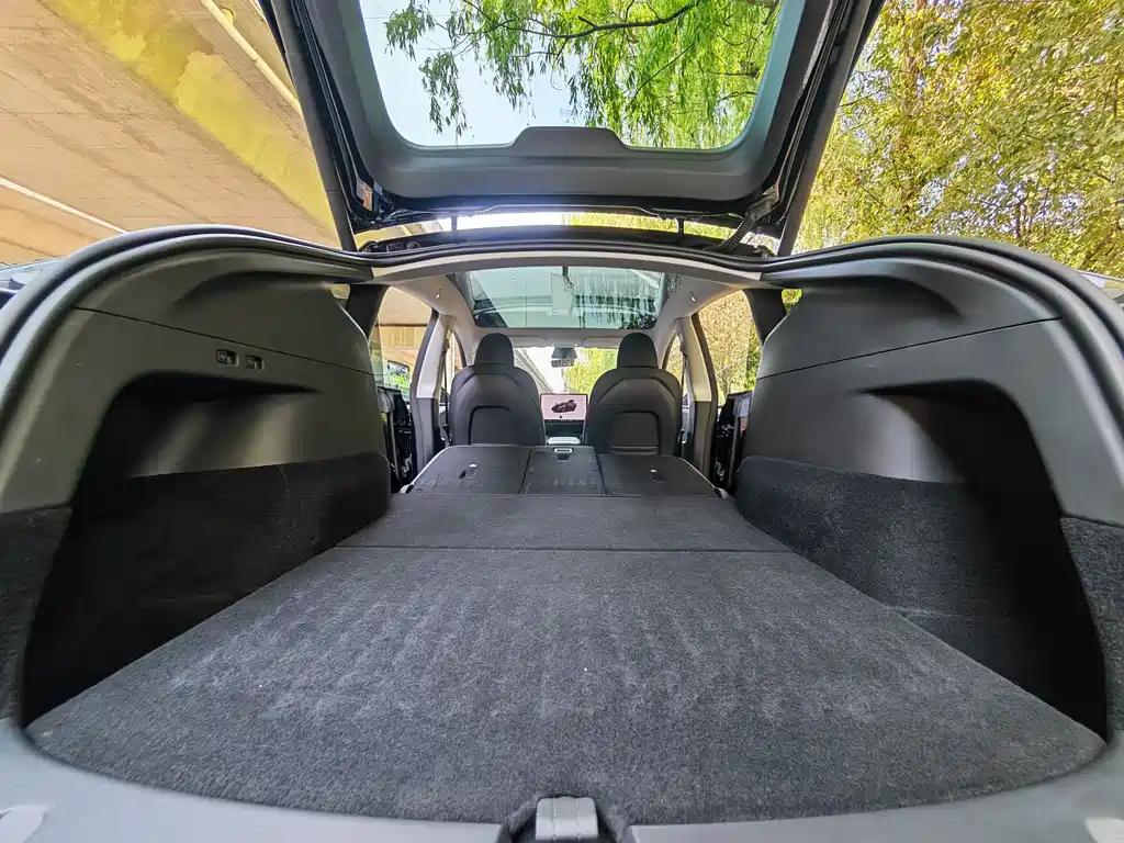 Model Y 2023 Rear-Wheel Drive