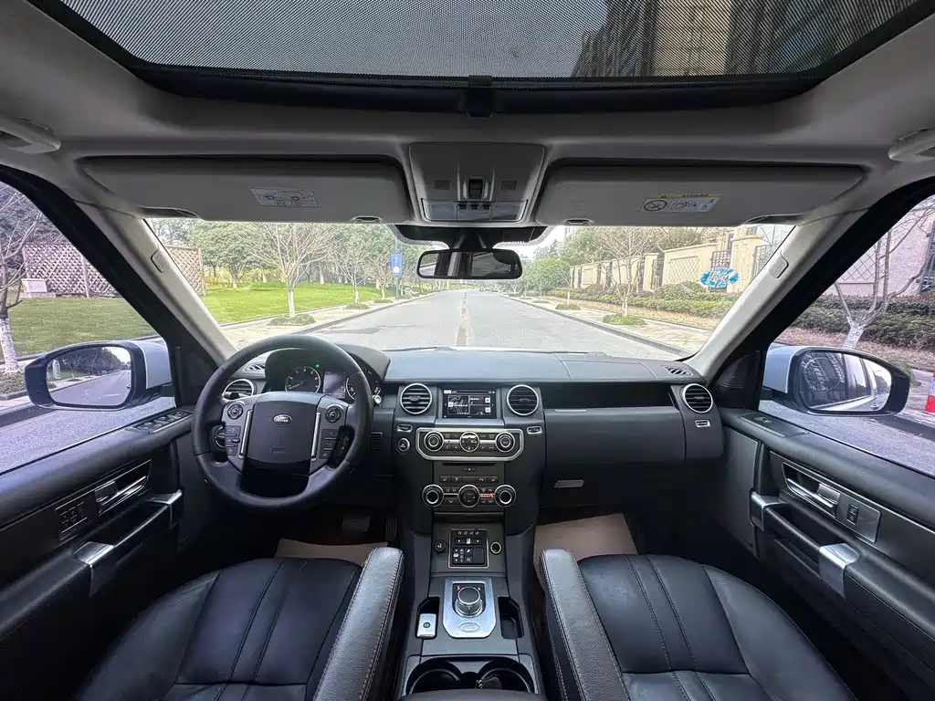 Land Rover Discovery 2015 3.0 SC V6 SE