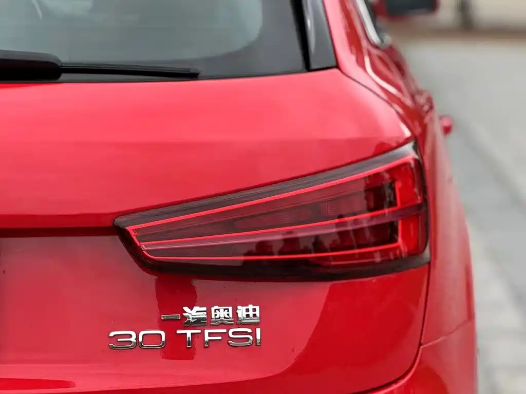 Audi Q3 2016 30 TFSI Fashion