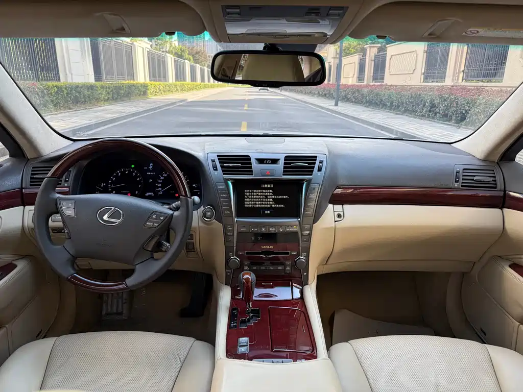 Lexus LS 460 L 2006