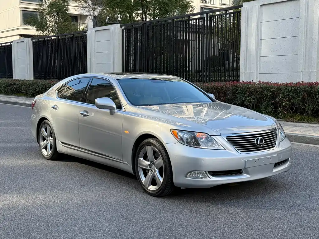 Lexus LS 460 L 2006