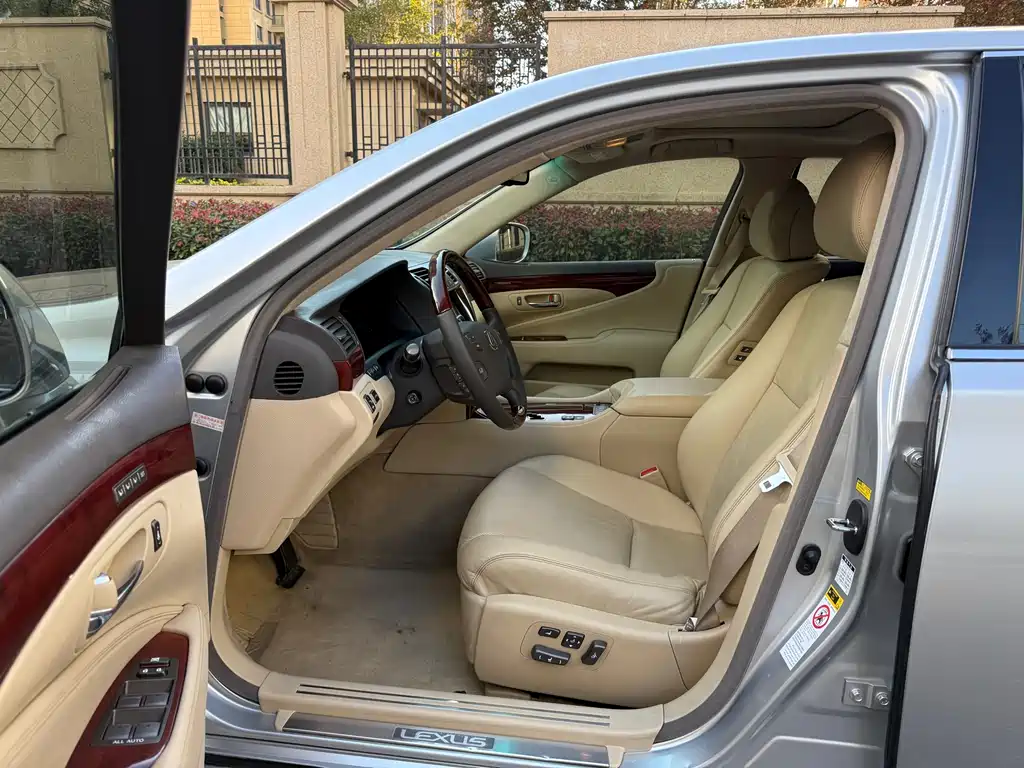 Lexus LS 460 L 2006