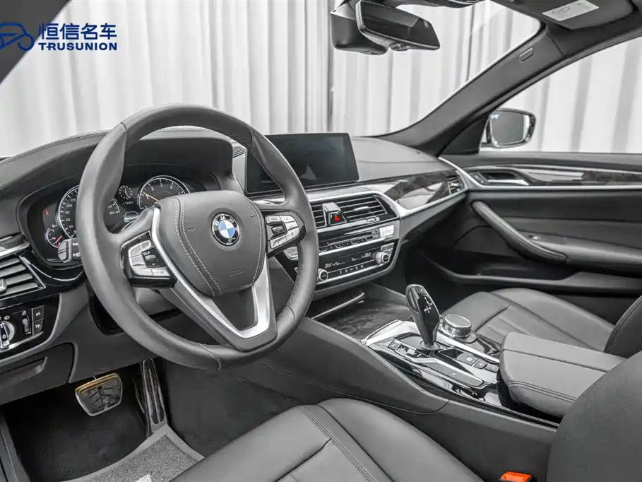 BMW 5 Series 2018 525Li M Sport Package