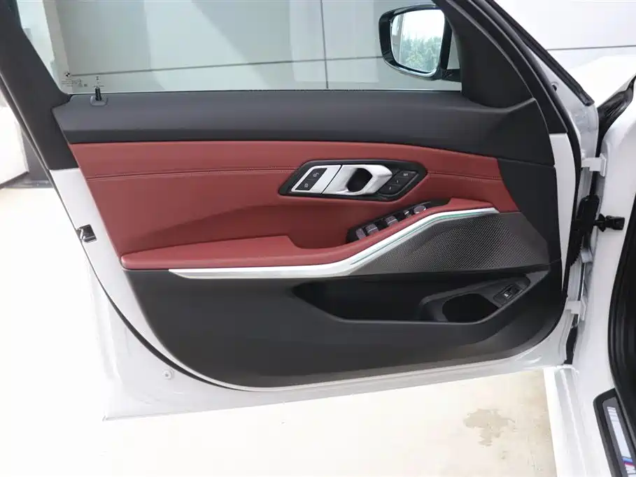 BMW 3 Series 2024 325Li M Sport Package - фото 10