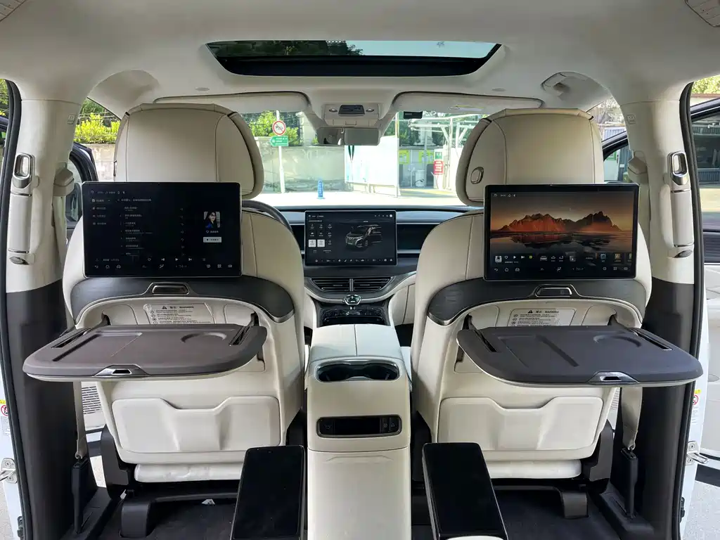 Denza D9 2024 DM-i 980 AWD Flagship