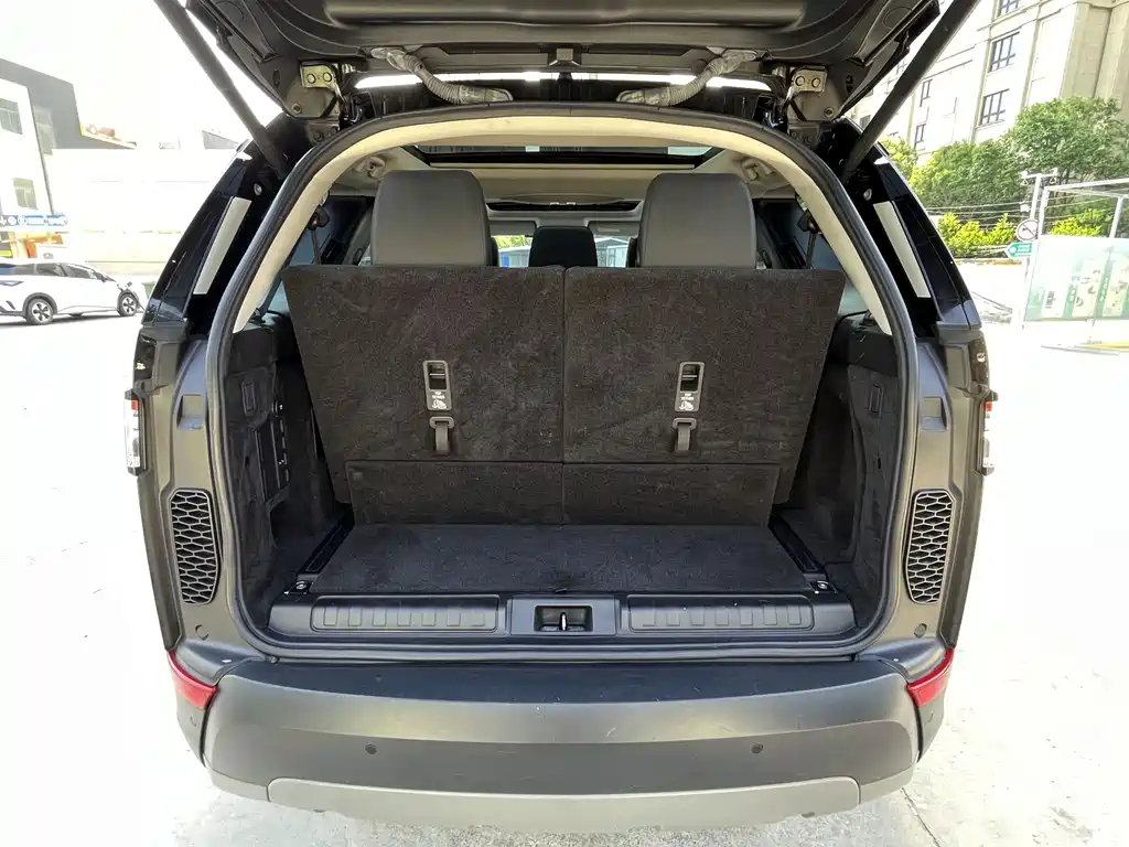 Land Rover Discovery 2020 2.0T SE