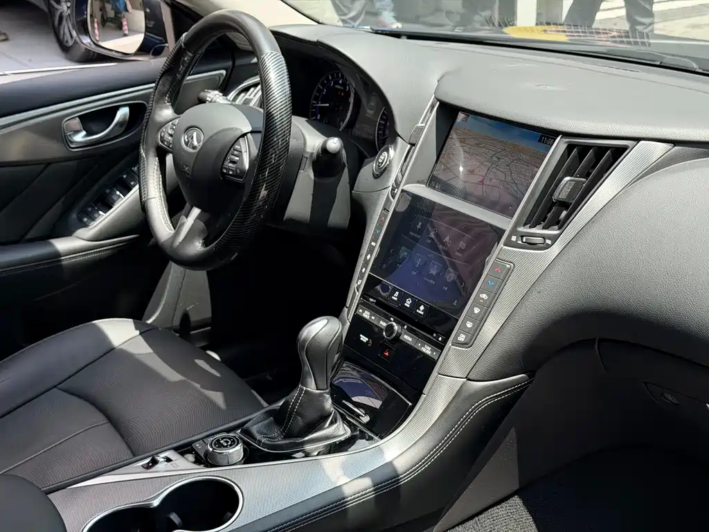 Infiniti Q50L 2016 2.0T Yue Xiang Edition