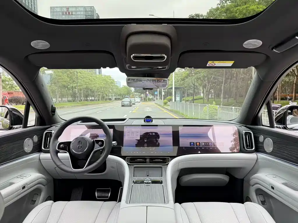 AITO M9 2025 EREV Ultra Edition 52kWh 6-Seater (192-line LiDAR)