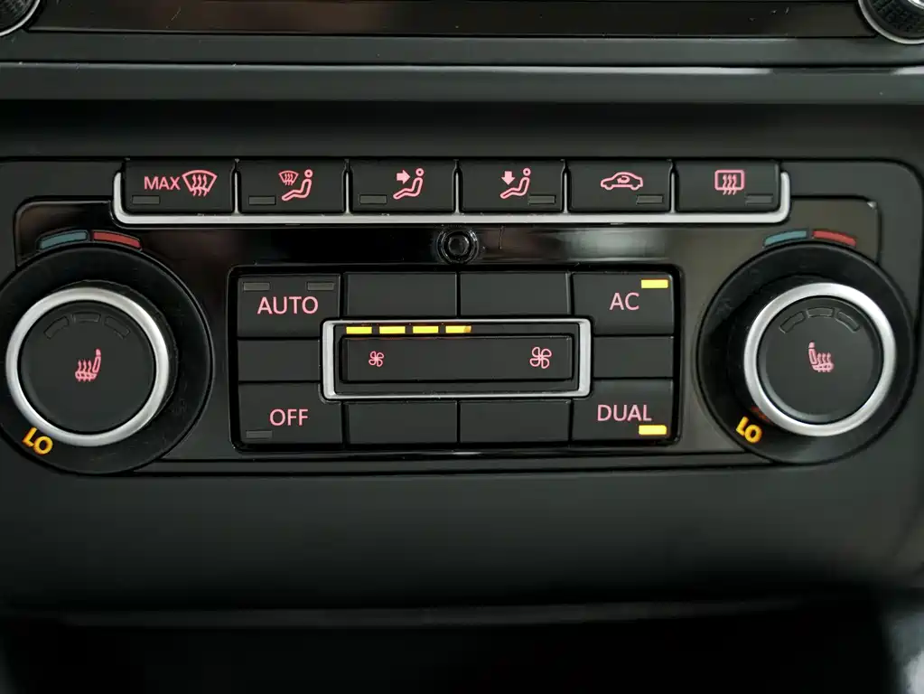 Volkswagen Sagitar 2012 1.4TSI Automatic Flagship Edition
