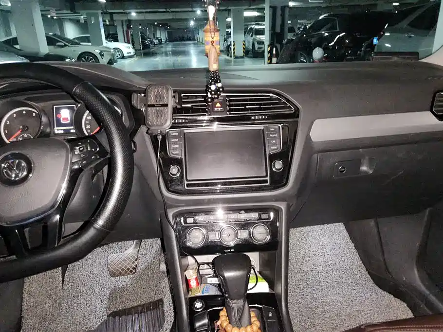 Volkswagen Tiguan L 2017 330TSI FWD Luxury