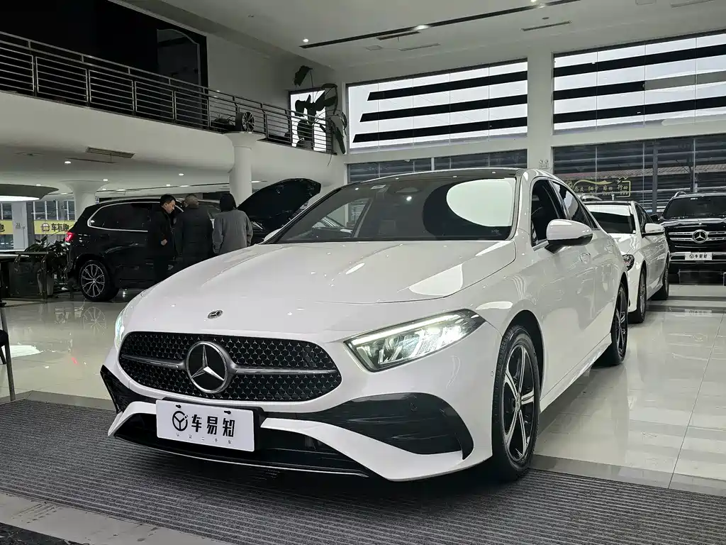Mercedes-Benz A-Class 2023 A 200 L Fashion Edition