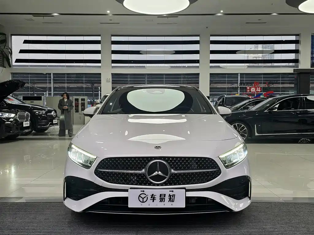 Mercedes-Benz A-Class 2023 A 200 L Fashion Edition