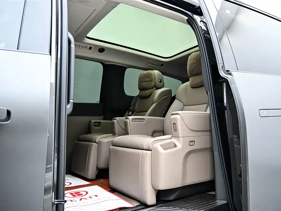 Li Auto MEGA 2025 model Home Family Special Edition