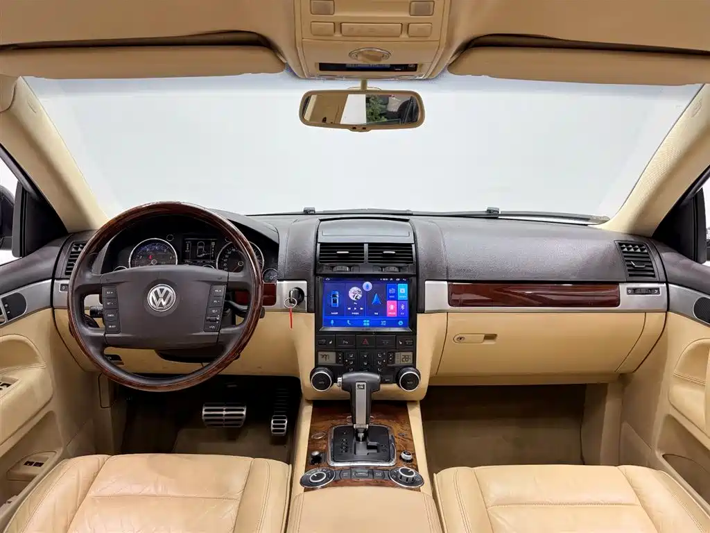 Volkswagen Touareg 2006 4.2L Top Trim