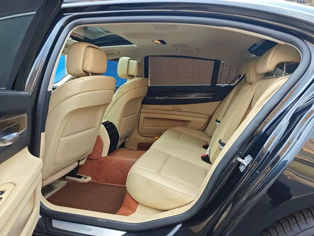 BMW 7 Series 2011 730Li Elegant - фото 11