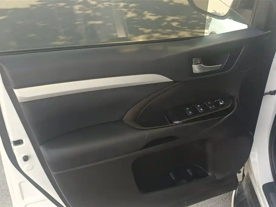 Highlander 2021 2.0T AWD Luxury 7-seater