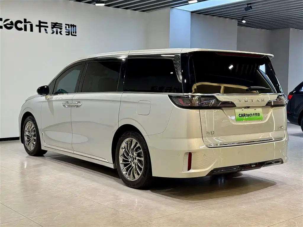 Voyah Dreamer 2022 Low Carbon Edition Meng+ Smart Enjoyment Package