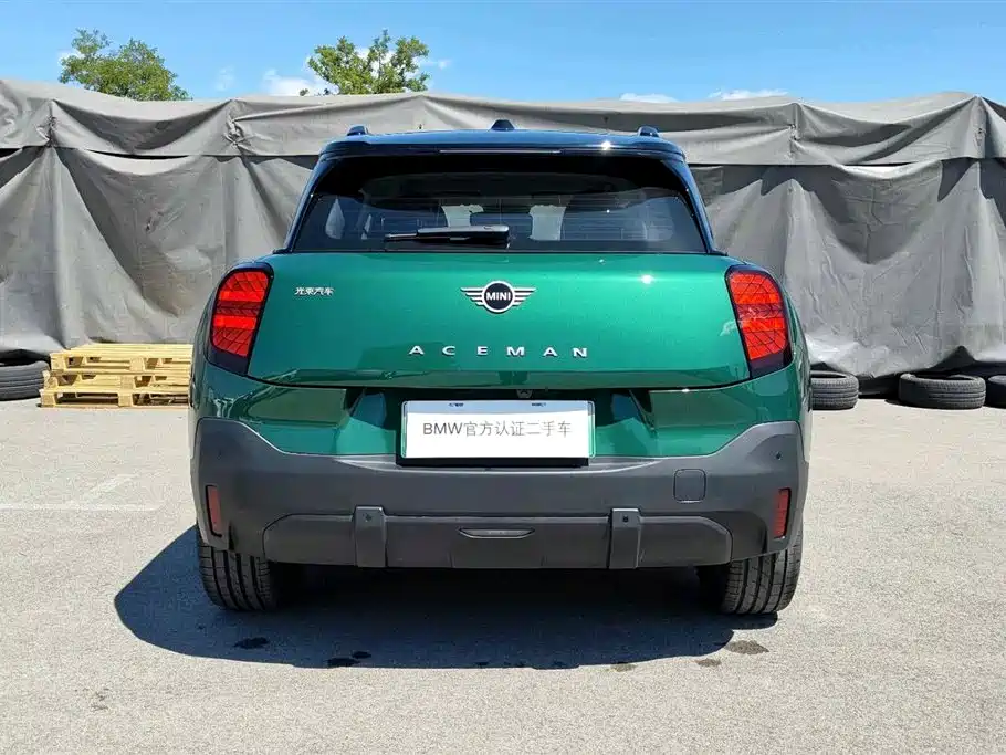 2025 MINI Cooper SE Aceman Classic