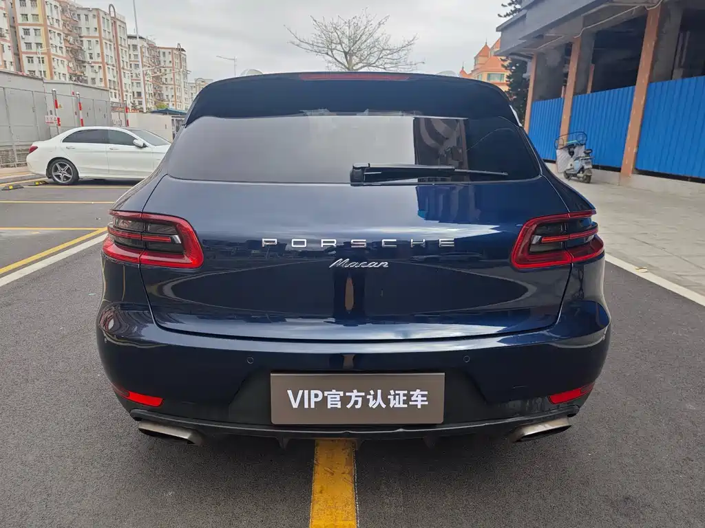 2017 Porsche Macan 2.0T