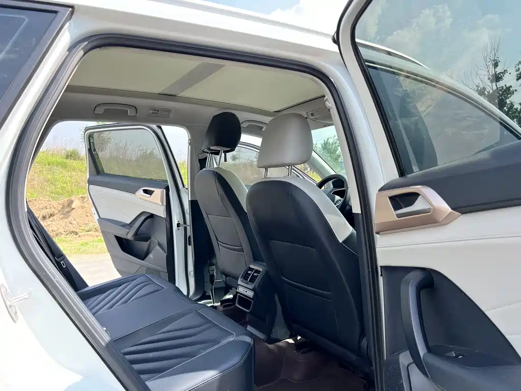 Volkswagen Tharu 2023 300TSI FWD Jiaoyue Edition