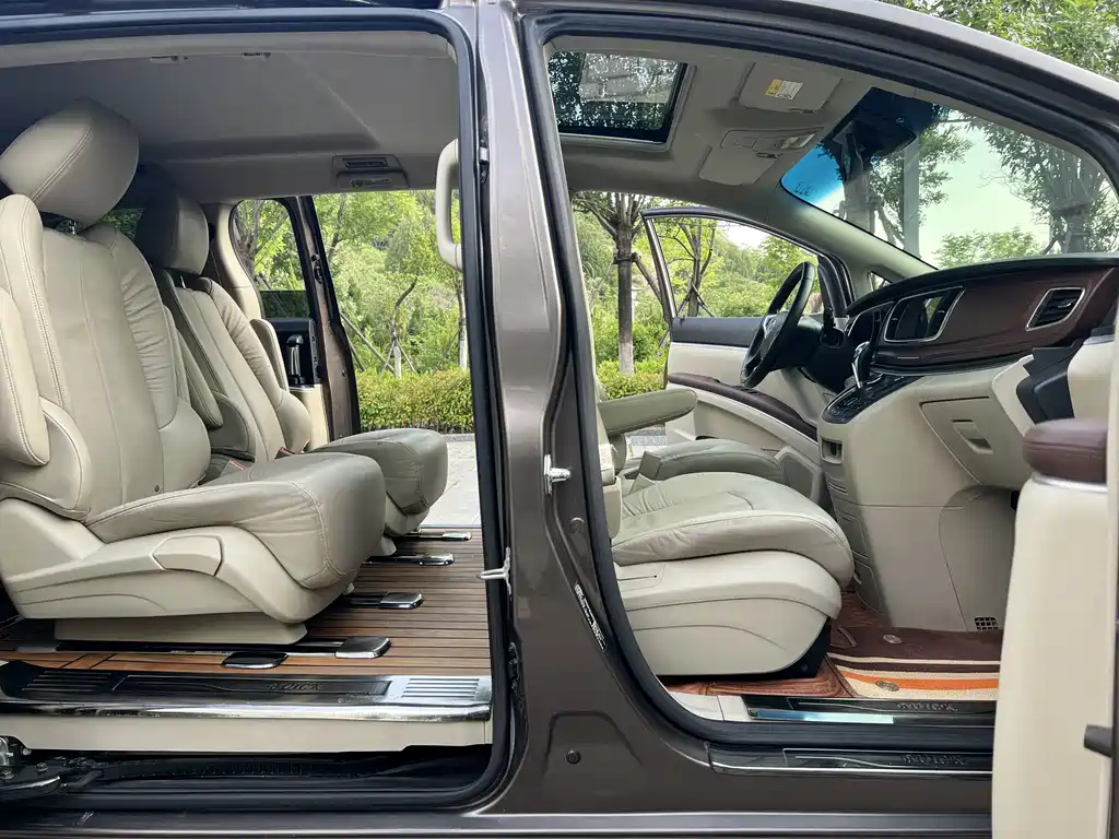 Buick GL8 2017 25S Luxury China V