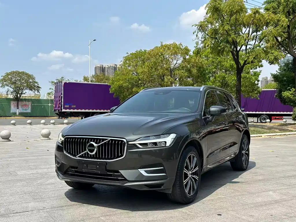 Volvo XC60 2021 T5 AWD Momentum
