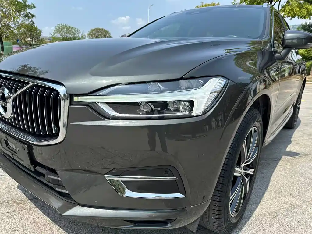 Volvo XC60 2021 T5 AWD Momentum