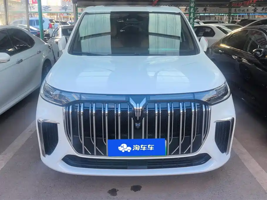Voyah Dreamer 2022 Low Carbon Edition with Xiang+ Intelligent Driving Package