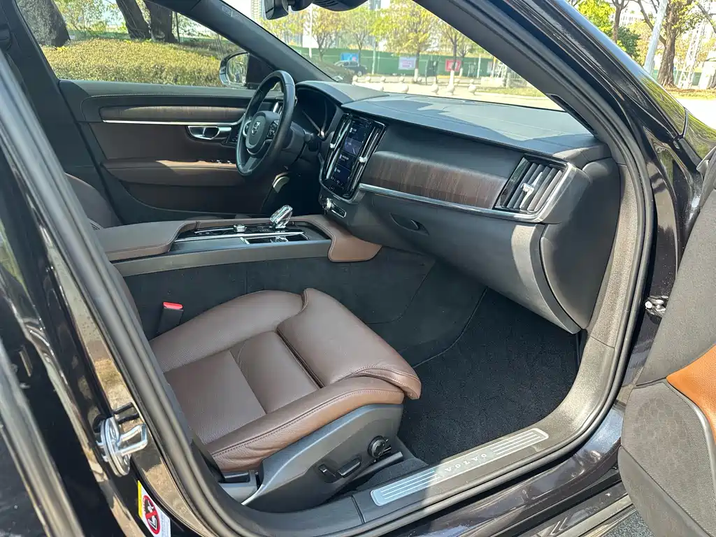 Volvo S90 2022 B5 Zhiyuan Luxury Edition