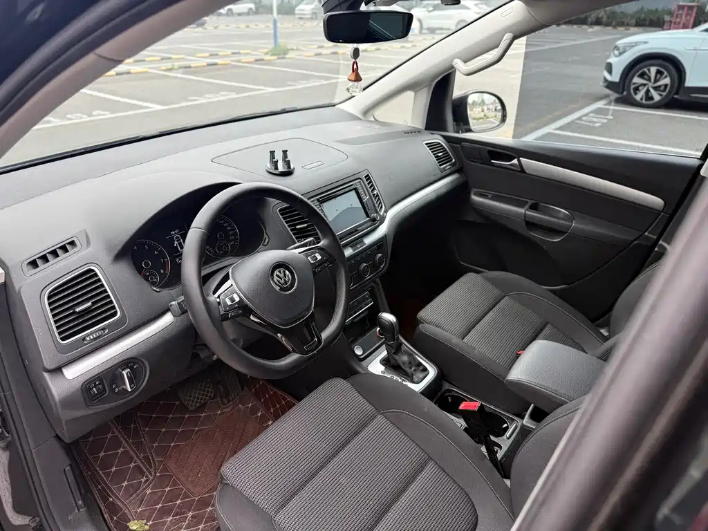 Volkswagen Sharan 2018 380TSI Comfort 6-seater