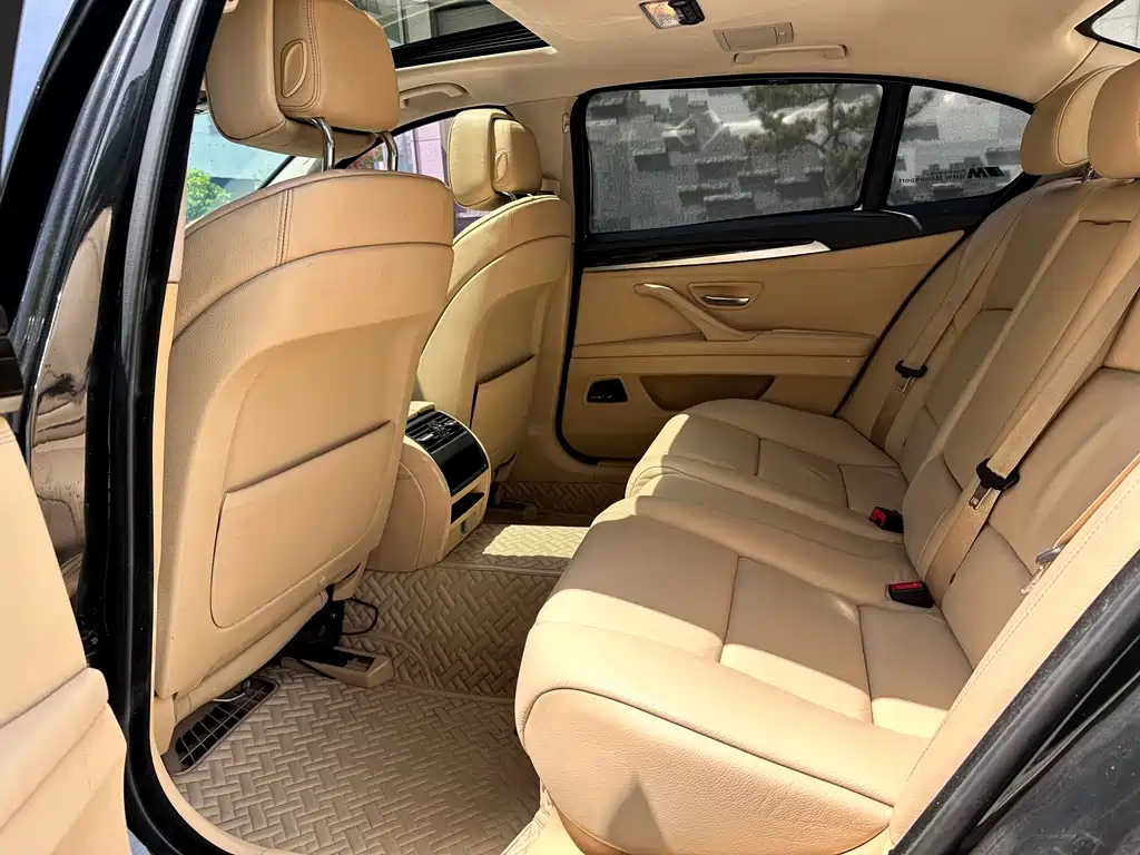 BMW 5 Series 2012 530Li Leading Edition - фото 8