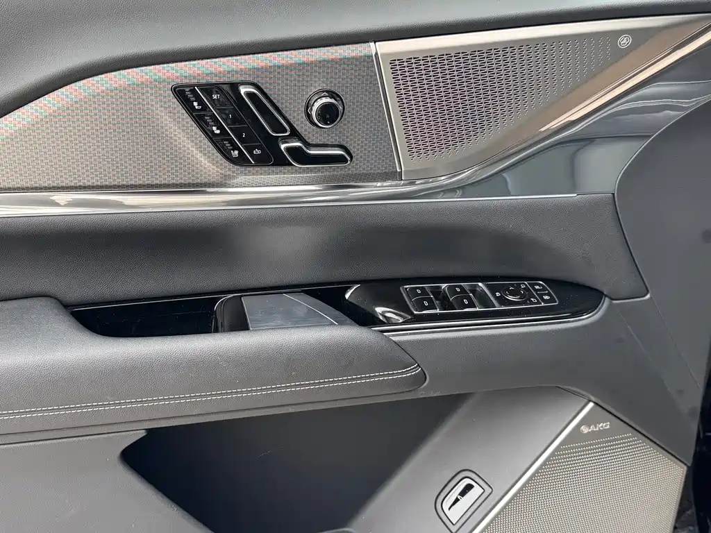 Cadillac XT5 2025 2.0T Premium Edition