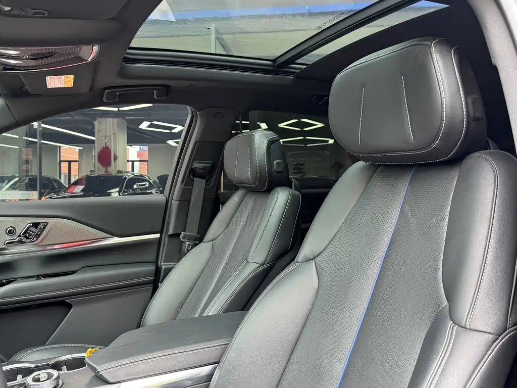 Cadillac XT5 2025 2.0T Premium Edition