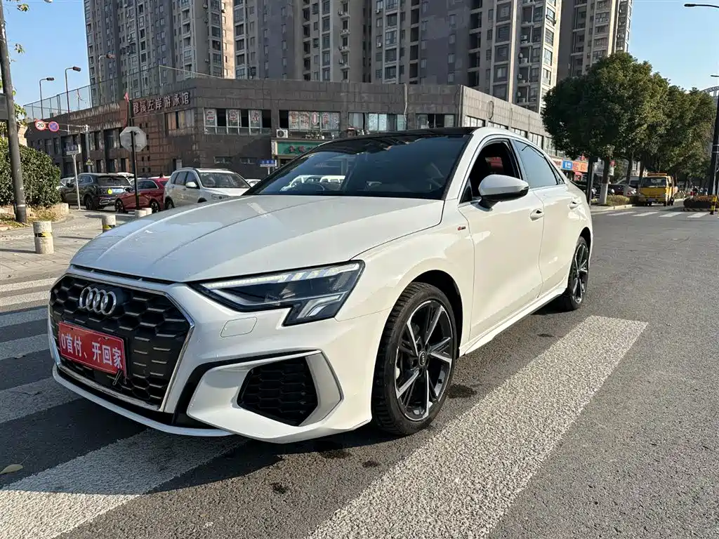 Audi A3 2022 Sportback 35 TFSI Luxury Sport