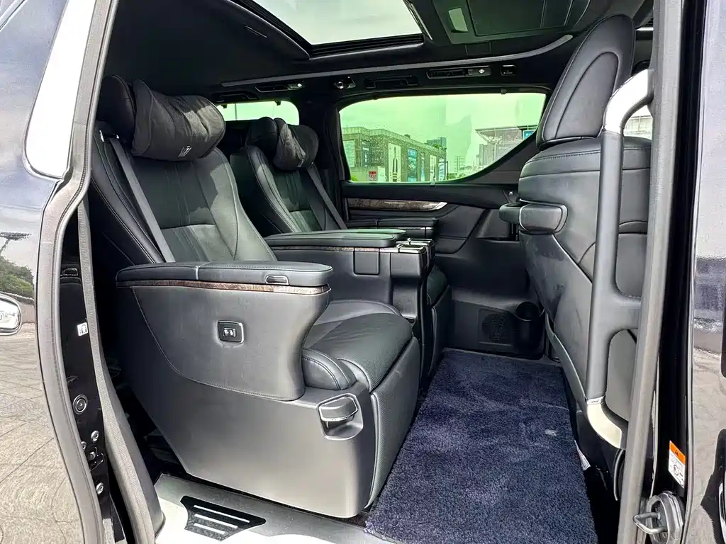 Toyota Vellfire 2023 Crown Hybrid 2.5L HV Supreme Edition