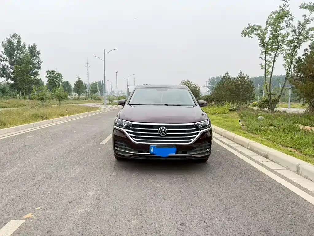 Viloran 2020 330TSI Luxury Edition