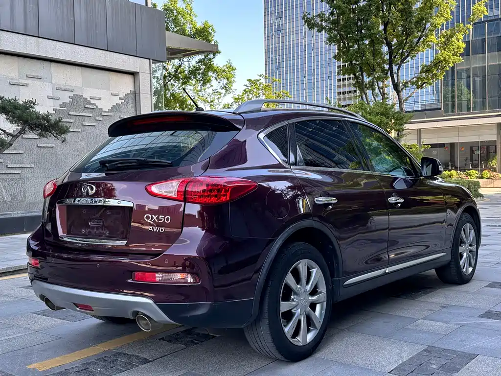 Infiniti QX50 2015 2.5L Comfort Edition