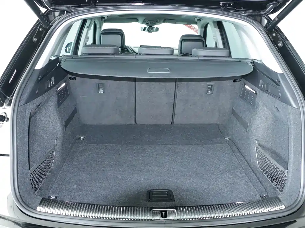 Audi Q5L 2023 40T Luxury Dynamic Edition
