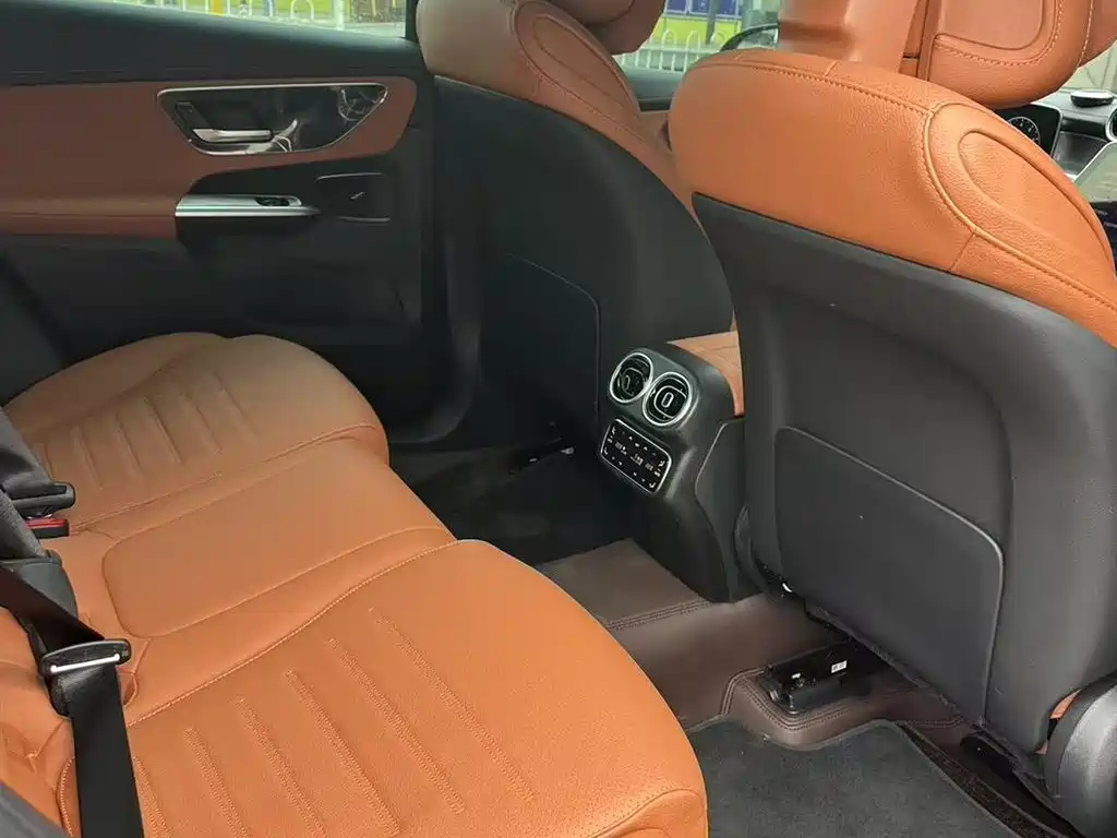 Mercedes-Benz GLC 2026 GLC 260 L 4MATIC Classic Edition