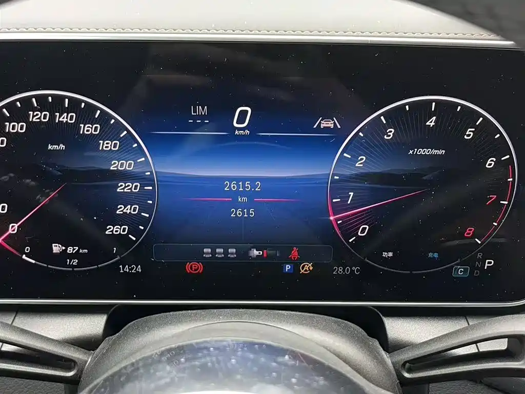 Mercedes-Benz GLC 2026 GLC 260 L 4MATIC Classic Edition