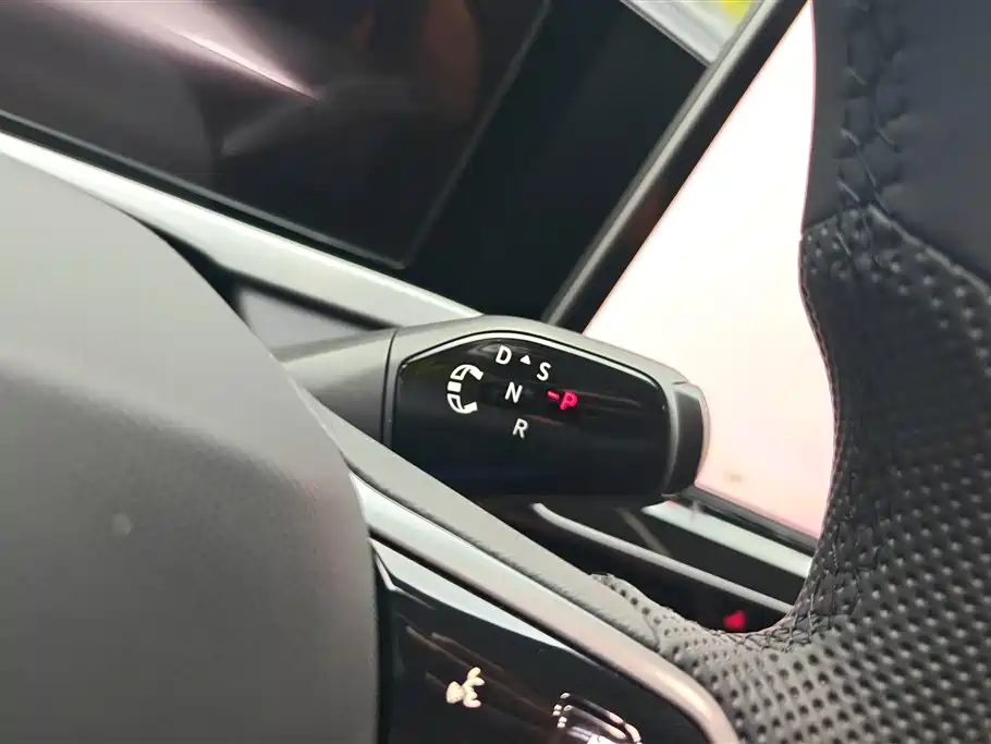 Volkswagen Passat Pro 2025 380TSI Longzun Edition