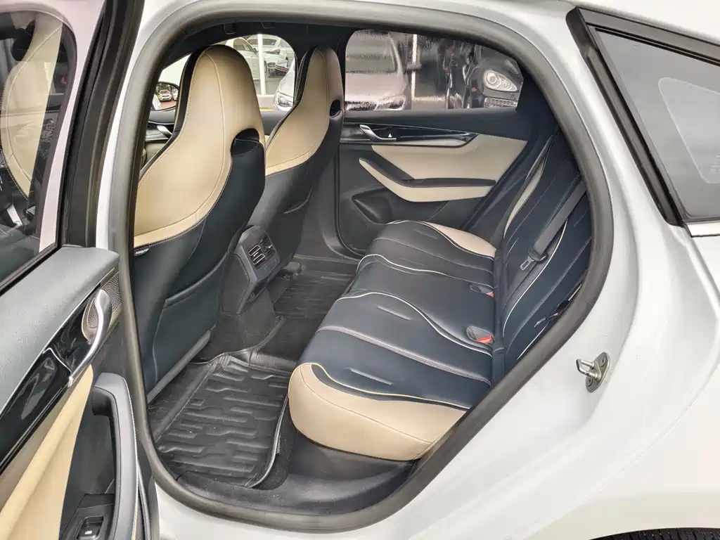 BYD Qin PLUS 2021 DM-i 120KM Premium Edition
