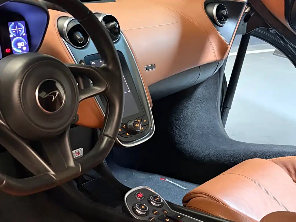 McLaren 570S 2015 model 3.8T Coupe