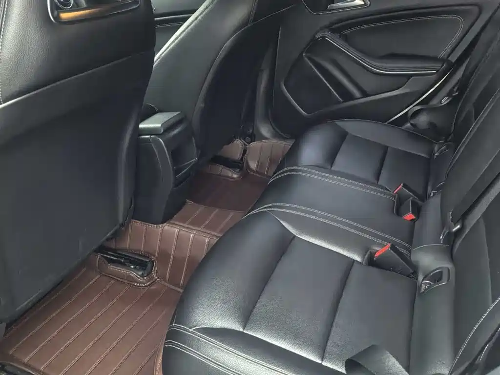 Mercedes-Benz CLA 200 Fashion Edition