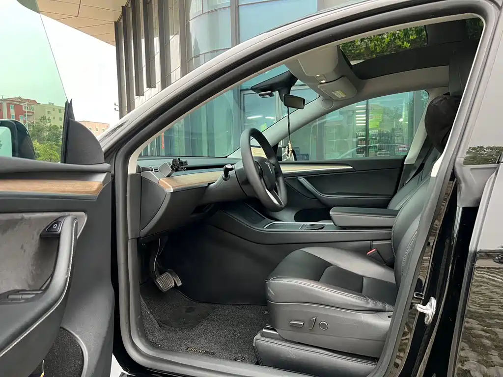 Tesla Model Y 2022 Rear-Wheel Drive