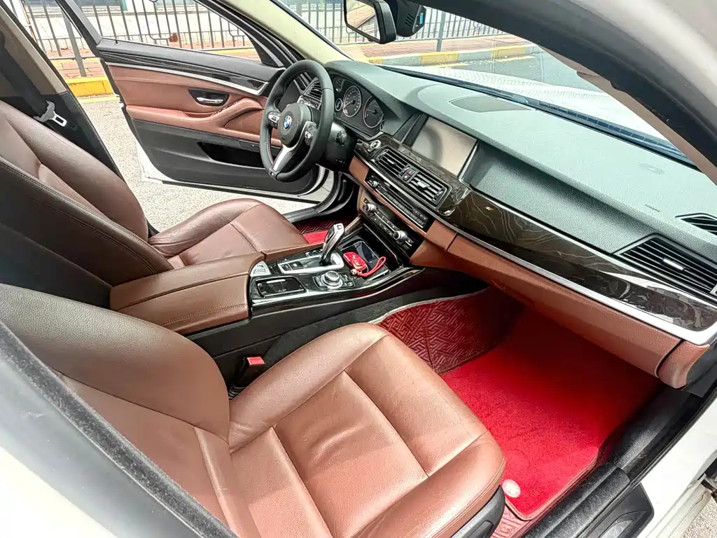 BMW 5 Series 2014 525Li Leading Edition