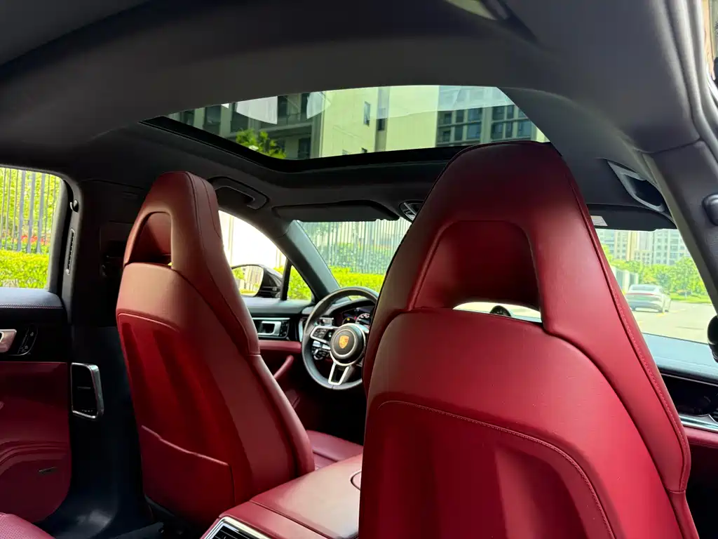 Porsche Panamera 4 E-Hybrid
