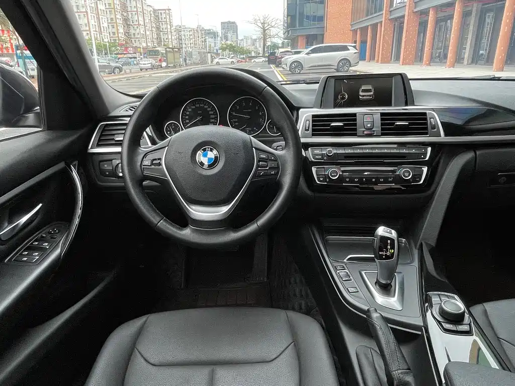 BMW 3 Series 2017 318Li Fashion Edition
